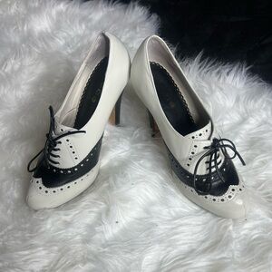 Vintage Y2K Bebe Wingtip Oxfords Black and White Lace-Up Booties Size 7